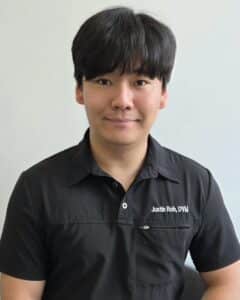 Picture of Justin Roh, DVM, Associate Veterinarian